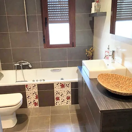 Comfortable House In Quintanilla * Quintanilla del Agua