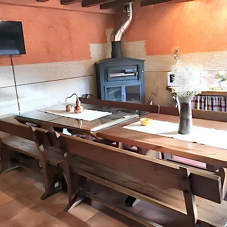 Comfortable House In Quintanilla *